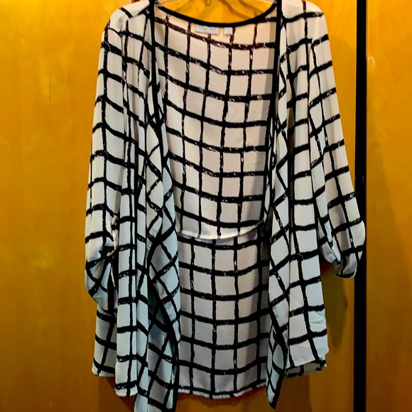 Black and white cardigan - Picture 1 of 5